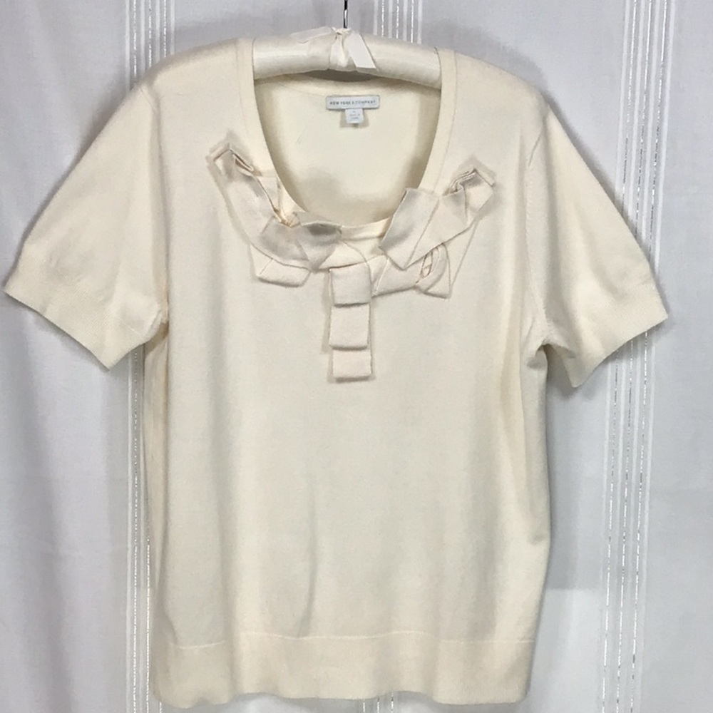 New York & Company Cream Short Sleeve Sweater with Ribbon Detail Sz.XL